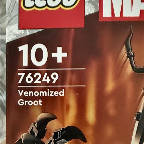 Retired NWT LEGO Marvel Venomized Groot Building Kit 76249 - Picture 9 of 9